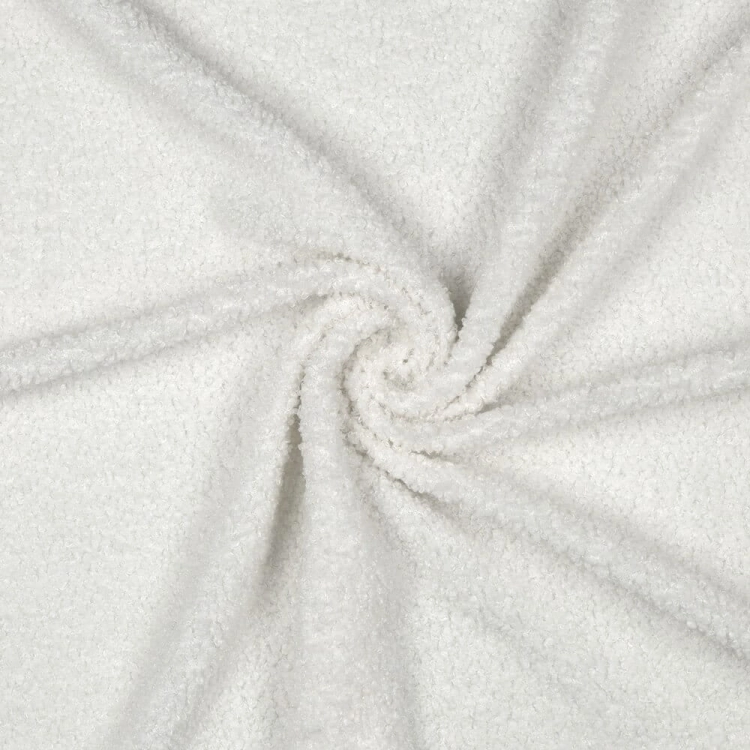 Sztuczne futerko o w kolorze ivory, doskonałe do tworzenia modnych akcesoriów