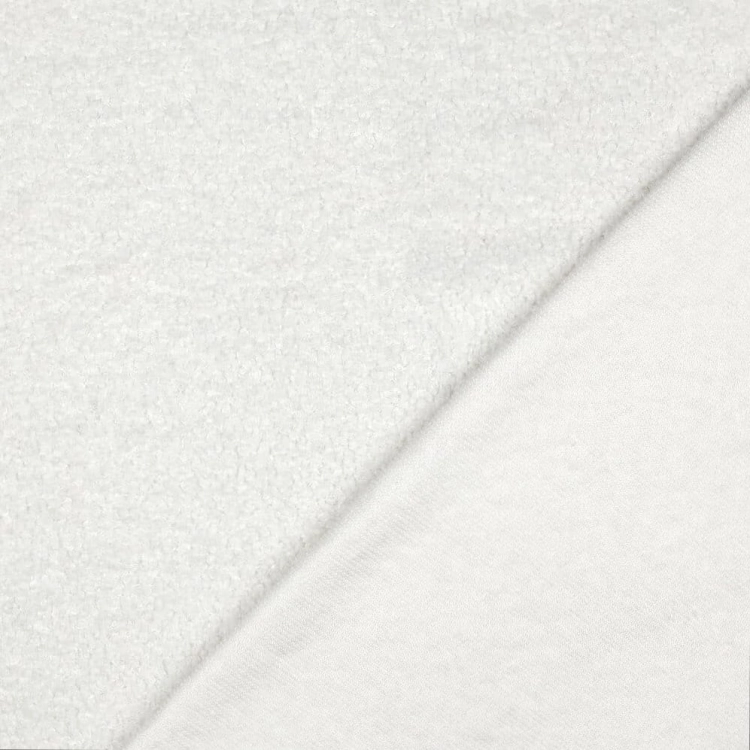 Sztuczne futerko w jasnym odcieniu przeznaczone do projektów DIY