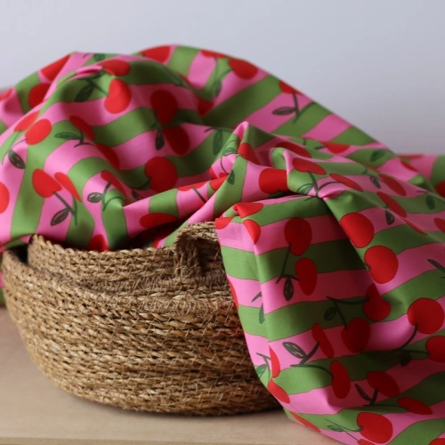 Tkanina popelina czereśnie różowa paski