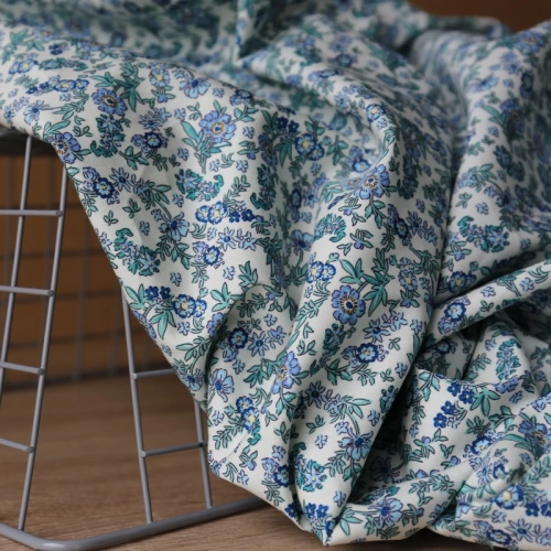 Tkanina Bawełniana Scarlet Bloom Niebieska