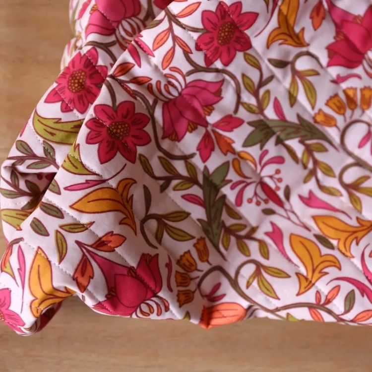 Tkanina Pikowana w Kwiaty Julietta