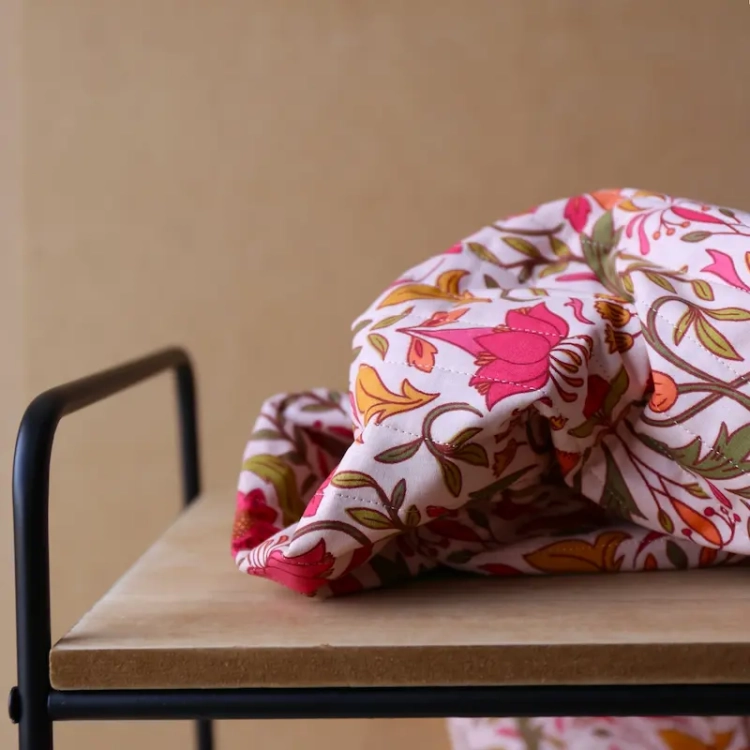 Tkanina Pikowana w Kwiaty Julietta