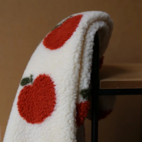 Sztuczne Futerko w Jabłka