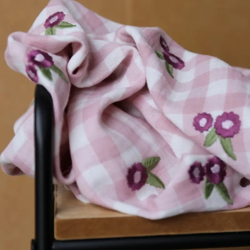 Muślin Haftowany Haftique - Różowy