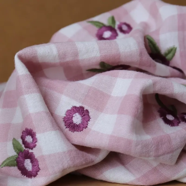 Muślin Haftowany Haftique - Różowy