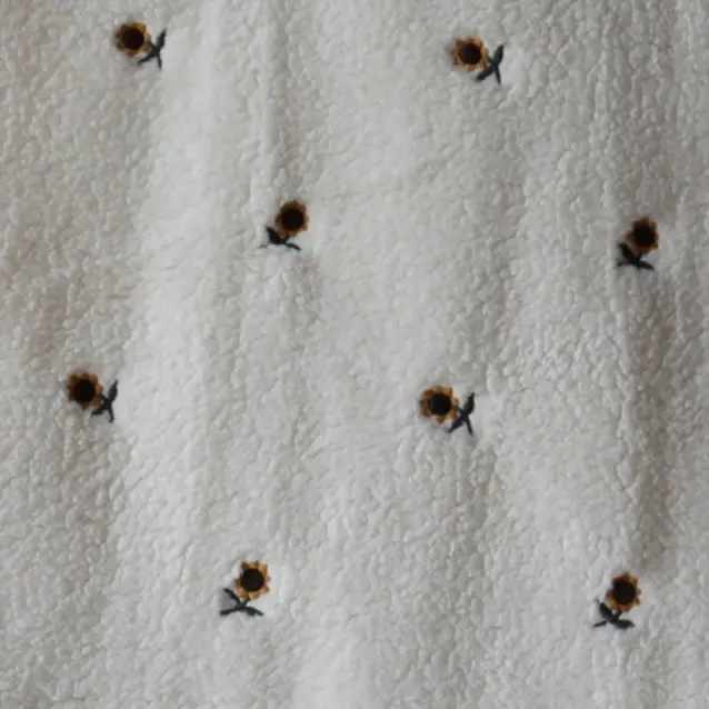 Sztuczne Futerko z Haftem - Słoneczniki