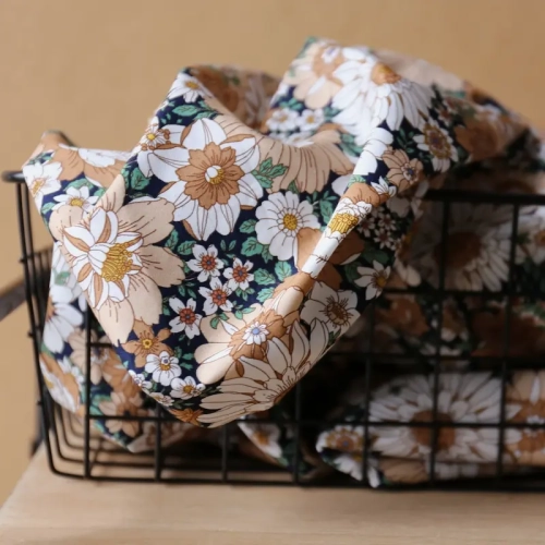 Tkanina Bawełniana Premium - Garden Flowers - Granat