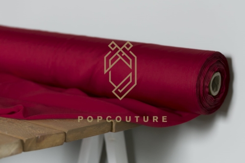 Satyna w Kolorze Czerwonym