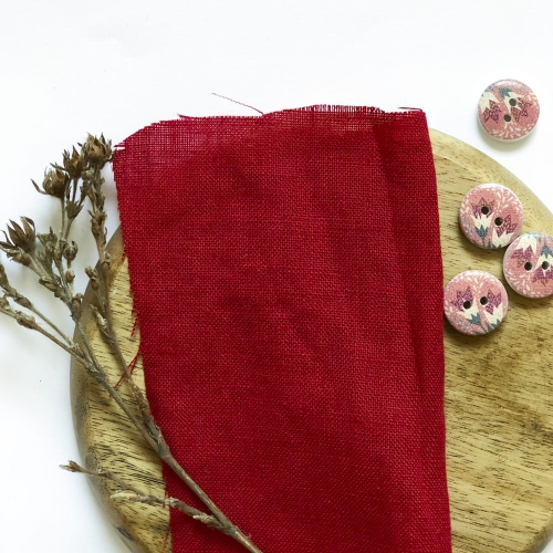Zmiękczana tkanina z lnu w kolorze czerwonym