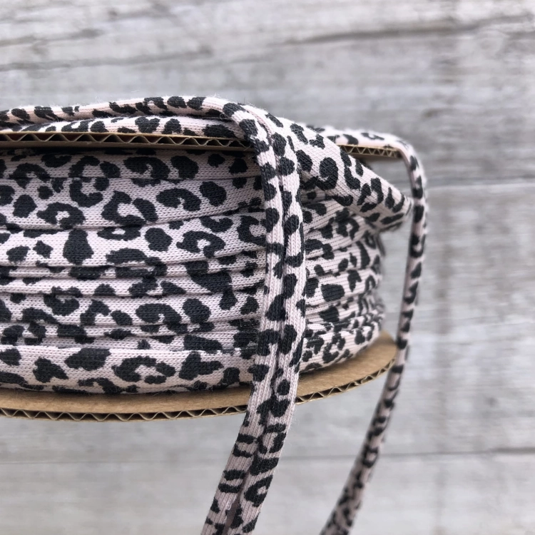 troczek pudrowa panterka