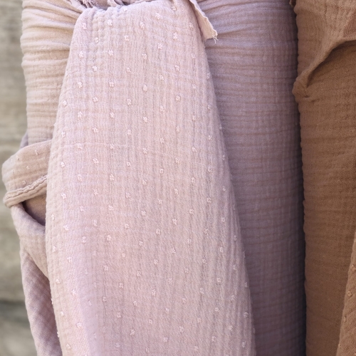 Muślin Plumeti w kolorze pudrowego różu