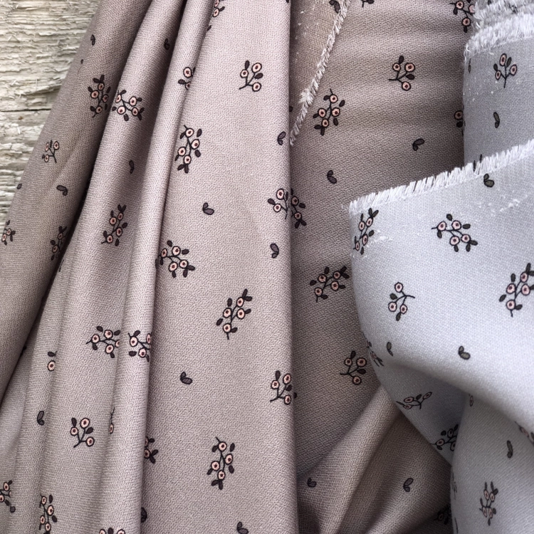 Krepa wiskozowa w minimalistyczny wzór