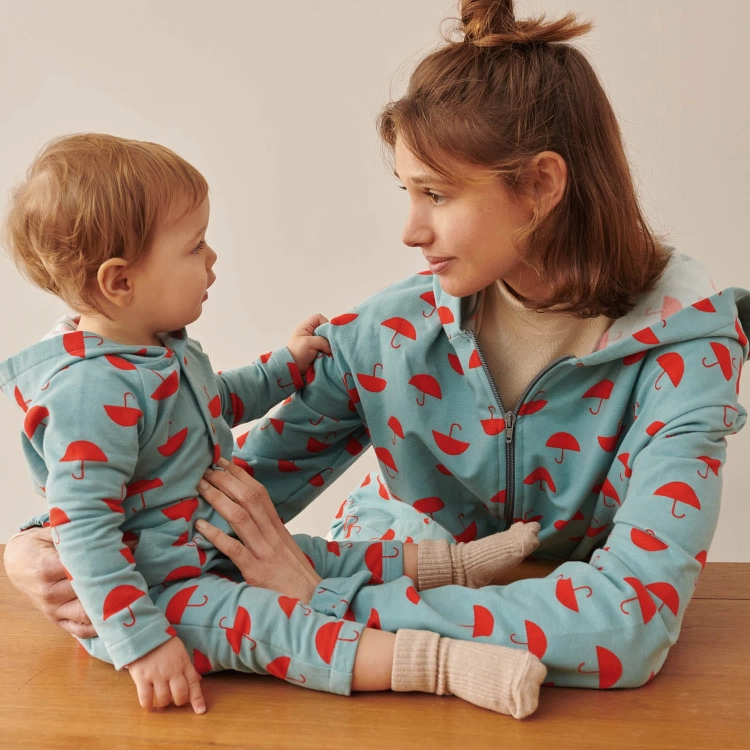 baby-onesie-with-hood-10-03-5510-katia-g.jpg