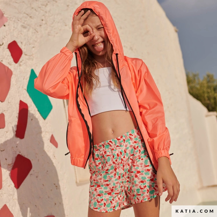 sporty-zip-up-jacket-with-side-pockets-22-01-5519-katia-g.jpg