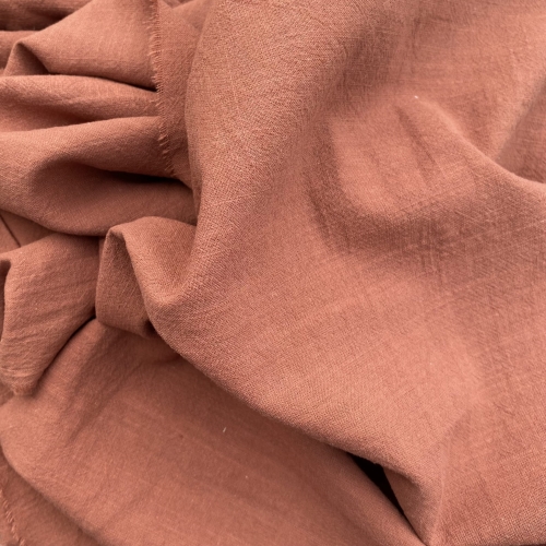 Wysokiej jakości bawełna premium w kolorze rdzawym, bez wzoru, gładka