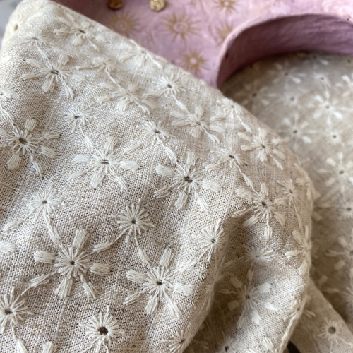 Tkanina Lnina z haftem