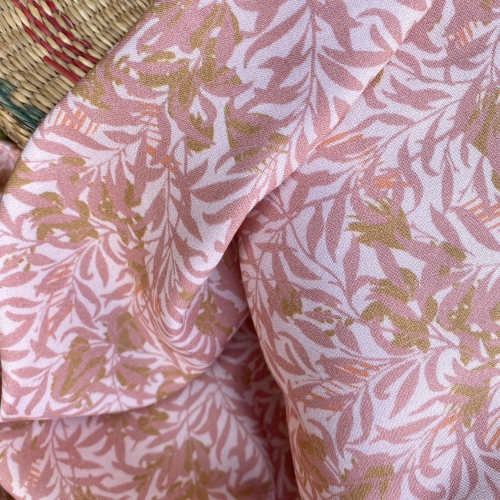 Wiskoza w różowe wzory