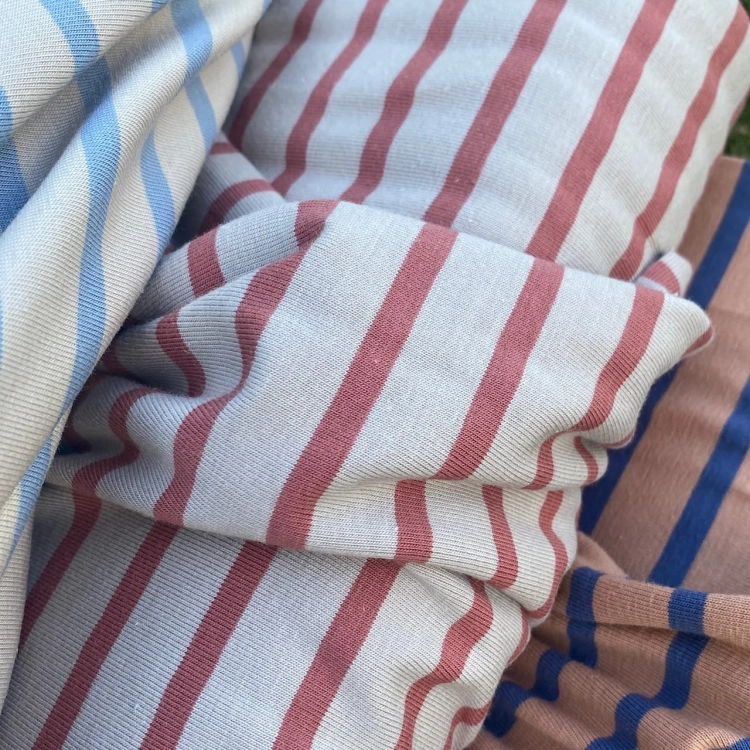 Jersey w paski czerwone