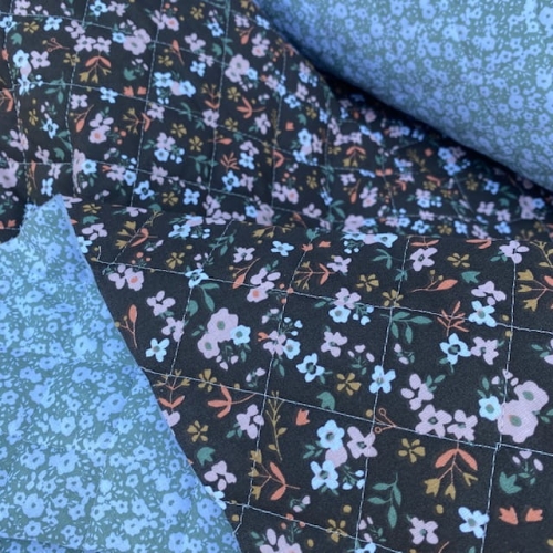 Tkanina pikowana dwustronna w kwiatuszki