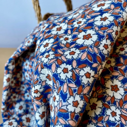 Miękka tkanina w kwiaty z bawełny