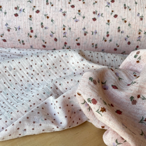 Tkanina muślin drukowany dwustronnie w kolorze różowym