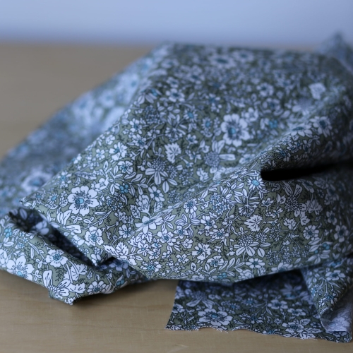 Tkanina w kwiatuszki khaki