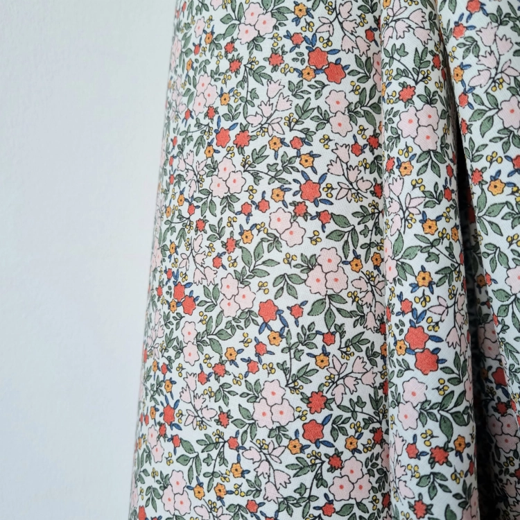 Delikatny batyst w kwiatki