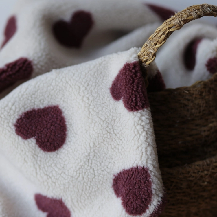 futerko w serduszka róż